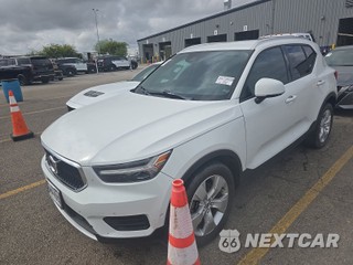 2020 Volvo XC40 T4 Momentum