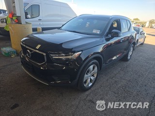 2020 Volvo XC40 T5 Momentum
