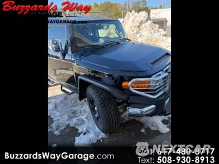 2013 Toyota FJ Cruiser w/Rear Doors