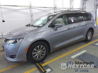 2018 Chrysler Pacifica Touring L 121.6" WB