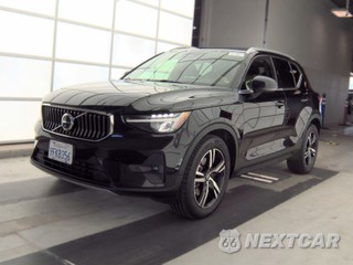 2023 Volvo XC40 B5 Plus Bright Theme