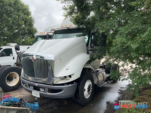 Główne zdjęcie: 2009 International 8600 2009 International 8600 4x2 S/A Day Cab Truck Tractor VIN 1HSHWAHN59J042881