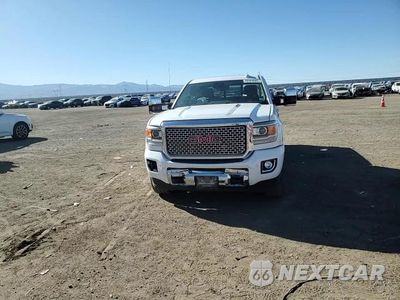 Zdjęcie 10 z 14 samochodu: 2015 GMC SIERRA K2500 DENALI VIN:1GT120E86FF675547 - miniatura