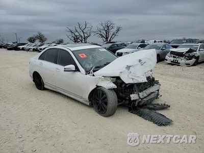 Zdjęcie 11 z 13 samochodu: 2014 MERCEDES-BENZ C 250 VIN:WDDGF4HB7EA934075 - miniatura