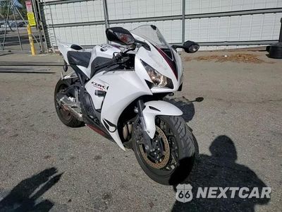 Zdjęcie 10 z 10 samochodu: 2014 HONDA CBR1000 RR VIN:JH2SC5975EK300083 - miniatura