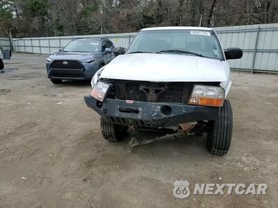 Zdjęcie 11 z 15 samochodu: 2002 GMC SONOMA VIN:1GTDT13W22K197422 - miniatura