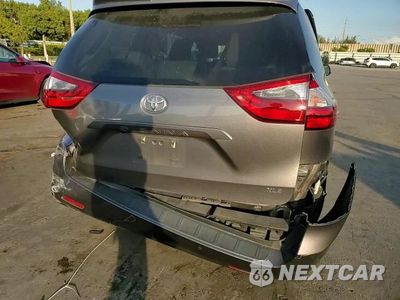 Zdjęcie 12 z 15 samochodu: 2020 TOYOTA SIENNA XLE VIN:5TDYZ3DC4LS034023 - miniatura
