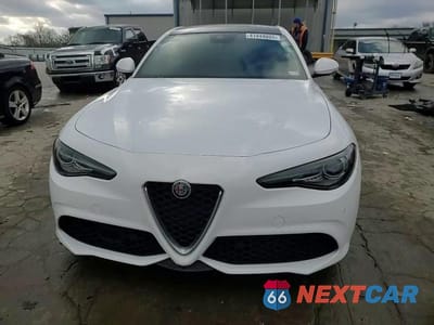 Zdjęcie 13 z 14 samochodu: 2022 ALFA ROMEO GIULIA SUPER VIN:ZARFANBN2N7653138 - miniatura