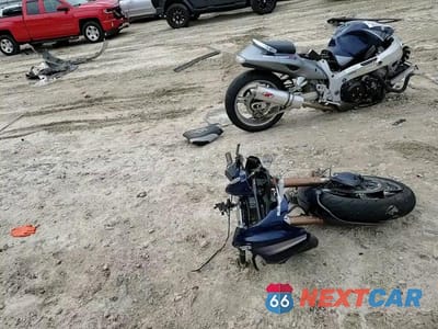 Zdjęcie 10 z 10 samochodu: 2006 SUZUKI GSX1300 R VIN:JS1GW71A862110105 - miniatura