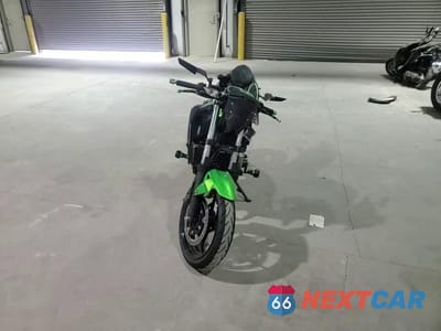 Zdjęcie 10 z 10 samochodu: 2024 KAWASAKI ER500 VIN:ML5ERGE14RDA24763 - miniatura