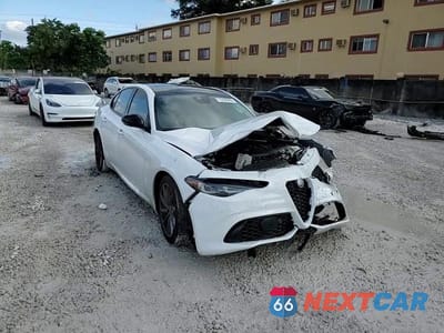 Zdjęcie 13 z 13 samochodu: 2024 ALFA ROMEO GIULIA TI VIN:ZARFAMBN4R7679997 - miniatura