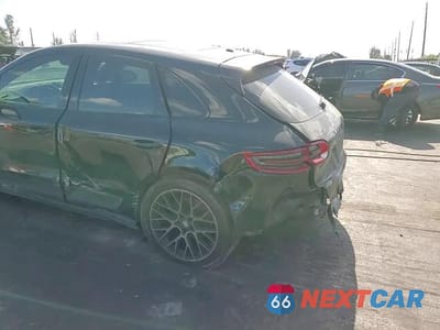 Zdjęcie 14 z 14 samochodu: 2018 PORSCHE MACAN VIN:WP1AA2A54JLB02617 - miniatura