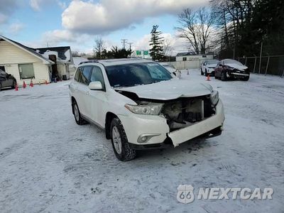 Zdjęcie 14 z 14 samochodu: 2013 TOYOTA HIGHLANDER BASE VIN:5TDBK3EH3DS195548 - miniatura