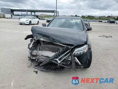 Zdjęcie 13 z 13 samochodu: 2019 MERCEDES-BENZ C 300 4MATIC VIN:55SWF8EB2KU315886 - miniatura