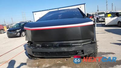 Zdjęcie 13 z 14 samochodu: 2024 TESLA CYBERTRUCK VIN:7G2CEHEE3RA026196 - miniatura