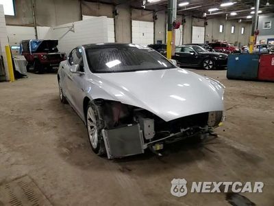 Zdjęcie 13 z 13 samochodu: 2015 TESLA MODEL S 90 VIN:5YJSA1E27FF115128 - miniatura
