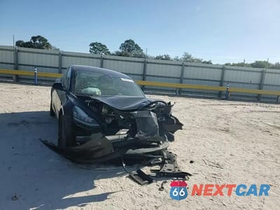 Zdjęcie 14 z 14 samochodu: 2019 TESLA MODEL 3 VIN:5YJ3E1EA7KF397801 - miniatura