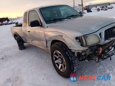 Zdjęcie 13 z 13 samochodu: 2001 TOYOTA TACOMA XTRACAB VIN:5TEWN72N91Z792910 - miniatura