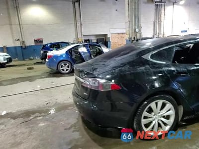 Zdjęcie 15 z 15 samochodu: 2016 TESLA MODEL S VIN:5YJSA1E23GF144157 - miniatura