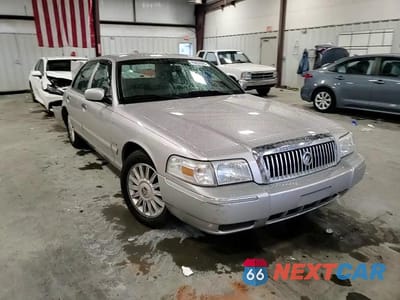 Zdjęcie 10 z 14 samochodu: 2010 MERCURY GRAND MARQUIS LS VIN:2MEBM7FV7AX613470 - miniatura