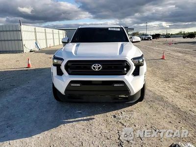 Zdjęcie 14 z 15 samochodu: 2024 TOYOTA TACOMA DOUBLE CAB VIN:3TMKB5FN7RM012613 - miniatura