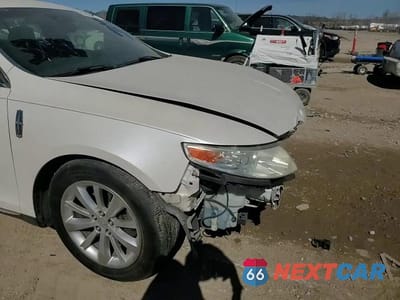 Zdjęcie 11 z 15 samochodu: 2011 LINCOLN MKS VIN:1LNHL9FT0BG610437 - miniatura