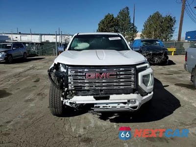 Zdjęcie 11 z 15 samochodu: 2024 GMC CANYON DENALI VIN:1GTP6FEK7R1261773 - miniatura