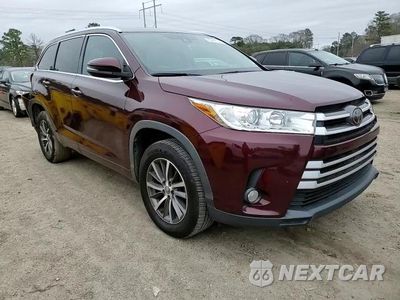 Zdjęcie 12 z 15 samochodu: 2018 TOYOTA HIGHLANDER VIN:5TDKZRFH6JS282689 - miniatura