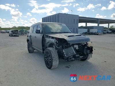 Zdjęcie 11 z 16 samochodu: 2023 LAND ROVER DEFENDER 110 S VIN:SALEJ7EX4P2241794 - miniatura