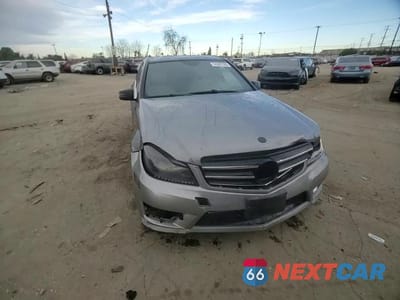 Zdjęcie 13 z 13 samochodu: 2012 MERCEDES-BENZ C 250 VIN:WDDGF4HB1CA724715 - miniatura