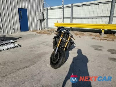 Zdjęcie 10 z 10 samochodu: 2006 YAMAHA YZFR1 VIN:JYARN15EX6A000296 - miniatura
