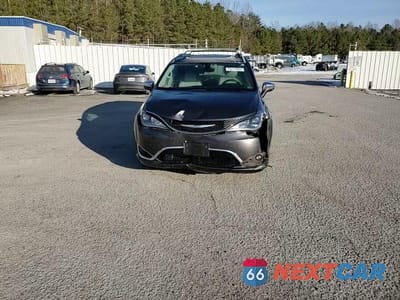 Zdjęcie 14 z 14 samochodu: 2017 CHRYSLER PACIFICA LIMITED VIN:2C4RC1GG1HR551644 - miniatura