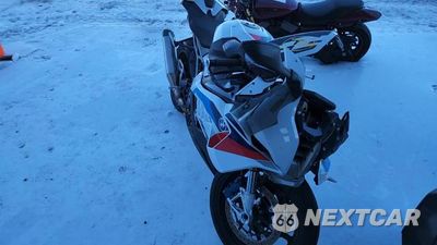 Zdjęcie 10 z 10 samochodu: 2025 BMW S 1000 RR VIN:WB10P2305S6L50496 - miniatura