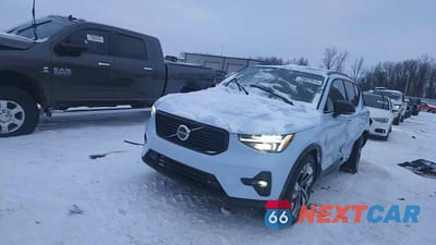 Zdjęcie 14 z 14 samochodu: 2025 VOLVO XC40 PLUS VIN:YV4L12UCXS2465867 - miniatura