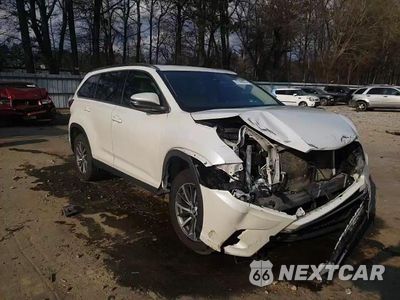 Zdjęcie 14 z 15 samochodu: 2019 TOYOTA HIGHLANDER SE VIN:5TDKZRFH7KS325499 - miniatura