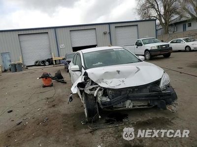 Zdjęcie 10 z 15 samochodu: 2014 NISSAN SENTRA S VIN:3N1AB7AP8EL690144 - miniatura