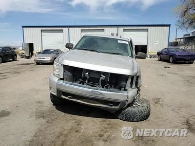 Zdjęcie 10 z 14 samochodu: 2007 CHEVROLET SILVERADO K1500 CREW CAB VIN:3GCEK13MX7G510009 - miniatura