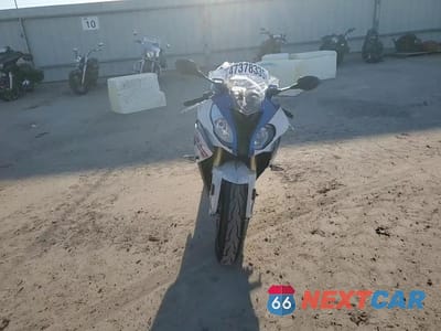 Zdjęcie 10 z 12 samochodu: 2019 BMW S 1000 RR VIN:WB10D6004KZ711770 - miniatura