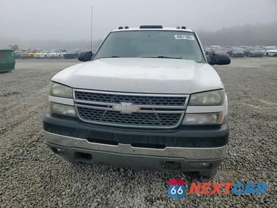 Zdjęcie 11 z 13 samochodu: 2005 CHEVROLET SILVERADO K3500 VIN:1GCJK33215F866291 - miniatura