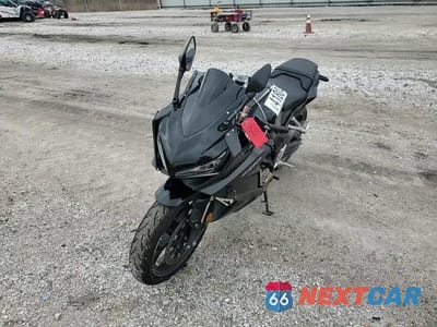 Zdjęcie 10 z 10 samochodu: 2021 HONDA CBR650 RA VIN:MLHRH0157M5200082 - miniatura