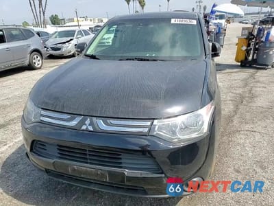 Zdjęcie 14 z 14 samochodu: 2014 MITSUBISHI OUTLANDER SE VIN:JA4AD3A37EZ008323 - miniatura