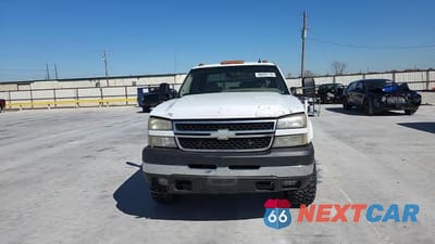 Zdjęcie 13 z 13 samochodu: 2006 CHEVROLET SILVERADO K3500 VIN:1GCJK33226F125598 - miniatura