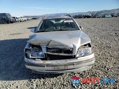 Zdjęcie 13 z 13 samochodu: 2000 VOLVO V40 VIN:YV1VW2551YF432779 - miniatura