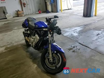 Zdjęcie 10 z 10 samochodu: 2003 YAMAHA FZS10 VIN:JYARN07E43A008249 - miniatura