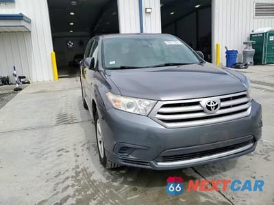 Zdjęcie 14 z 14 samochodu: 2013 TOYOTA HIGHLANDER BASE VIN:5TDBK3EH1DS246013 - miniatura