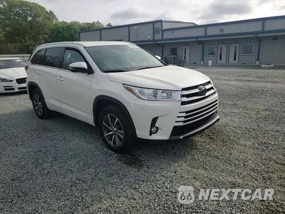 Zdjęcie 11 z 16 samochodu: 2017 TOYOTA HIGHLANDER SE VIN:5TDKZRFHXHS520988 - miniatura