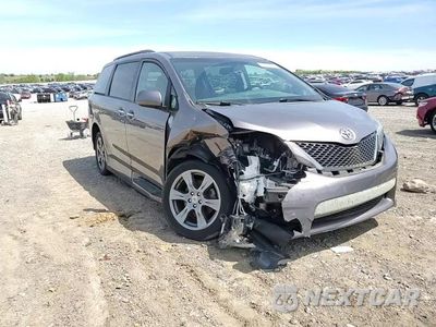 Zdjęcie 14 z 16 samochodu: 2017 TOYOTA SIENNA SE VIN:5TDXZ3DC3HS873163 - miniatura