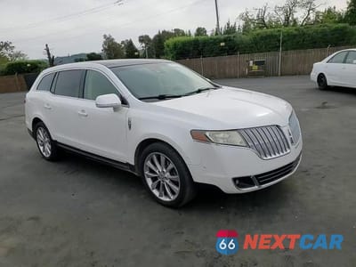 Zdjęcie 12 z 15 samochodu: 2011 LINCOLN MKT VIN:2LMHJ5AT1BBJ50674 - miniatura