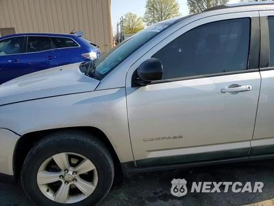 Zdjęcie 14 z 15 samochodu: 2011 JEEP COMPASS VIN:1J4NF4FB5BD187276 - miniatura