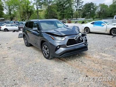 Zdjęcie 11 z 15 samochodu: 2021 TOYOTA HIGHLANDER XLE VIN:5TDGZRAH3MS537588 - miniatura
